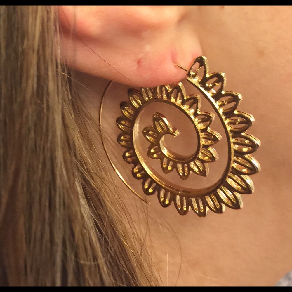 ✨GOLD SWIRL BOHO TRIBAL SUN HOOP EARRINGS✨